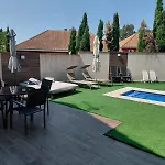 Acogedor Con Jardin Ideal Desconectar *