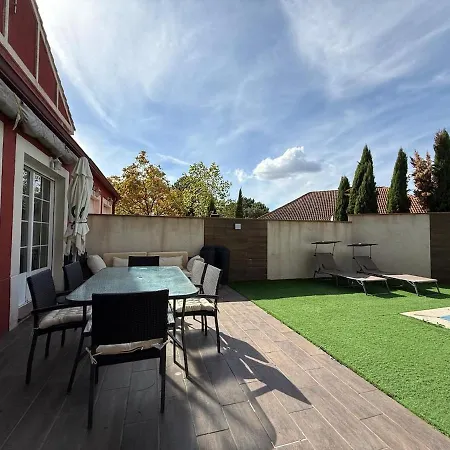 Acogedor Con Jardin Ideal Desconectar Holiday home Sotillo de la Adrada