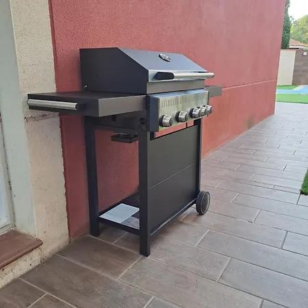 Acogedor Con Jardin Ideal Desconectar Hébergement de vacances Sotillo de la Adrada