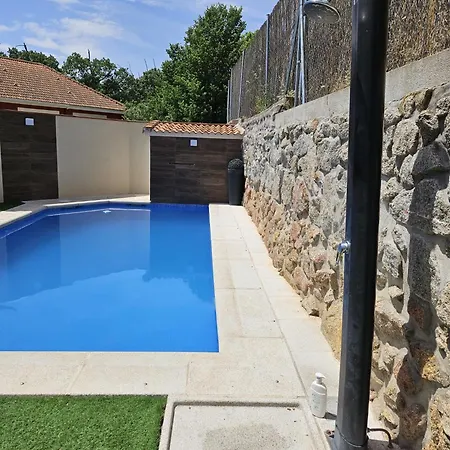 Hébergement de vacances Acogedor Con Jardin Ideal Desconectar Sotillo de la Adrada