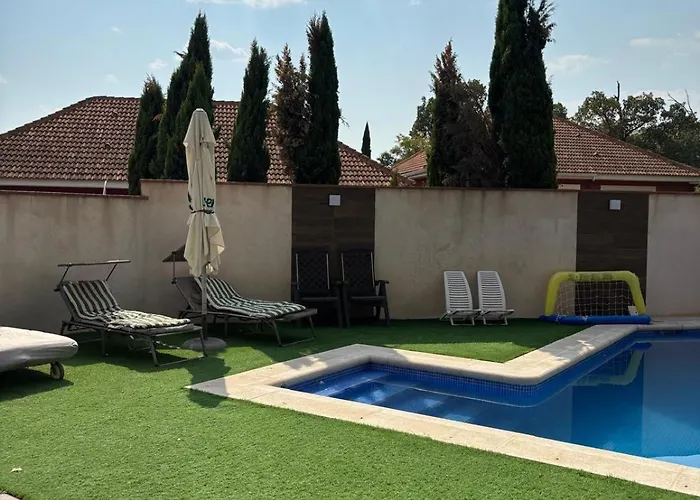 Dom wakacyjny Acogedor Con Jardin Ideal Desconectar Sotillo de la Adrada